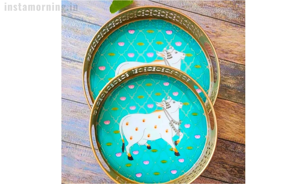 Craftomanic Pichwai Cow Tray Set Round Green (Set of 2)